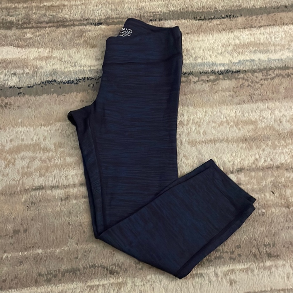 Outdoor Voices small blue leggings